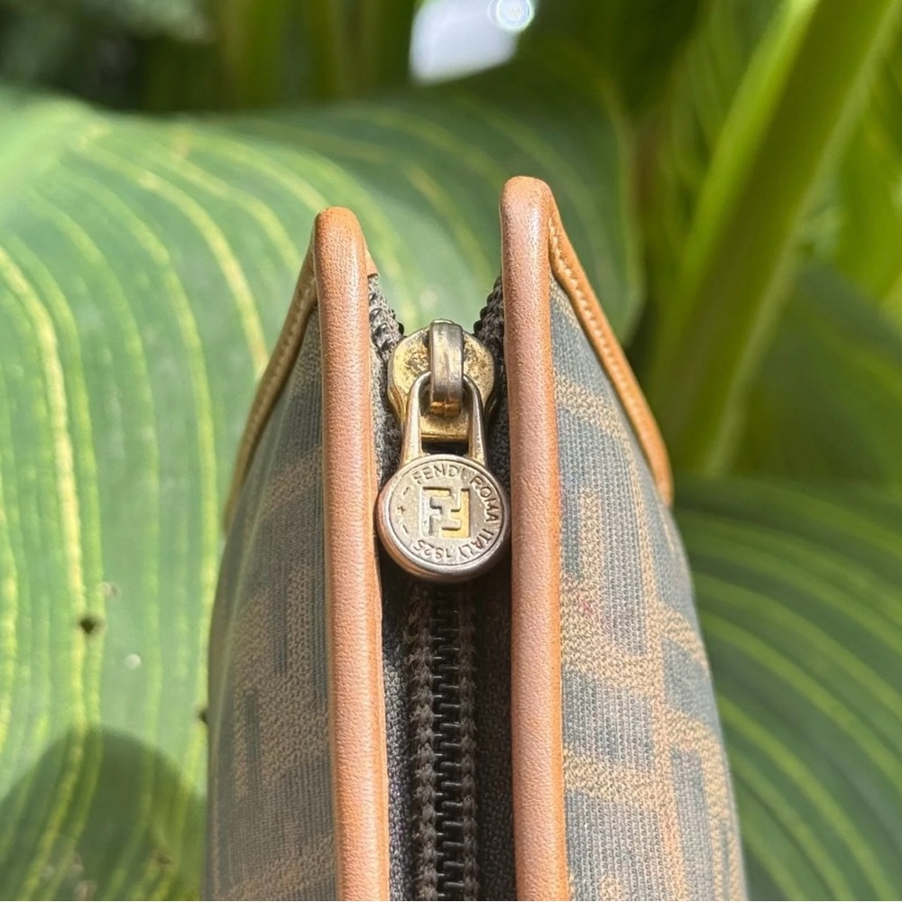 Vintage Fendi Zucca Monogram Clutch Bag - Picture 4 of 5